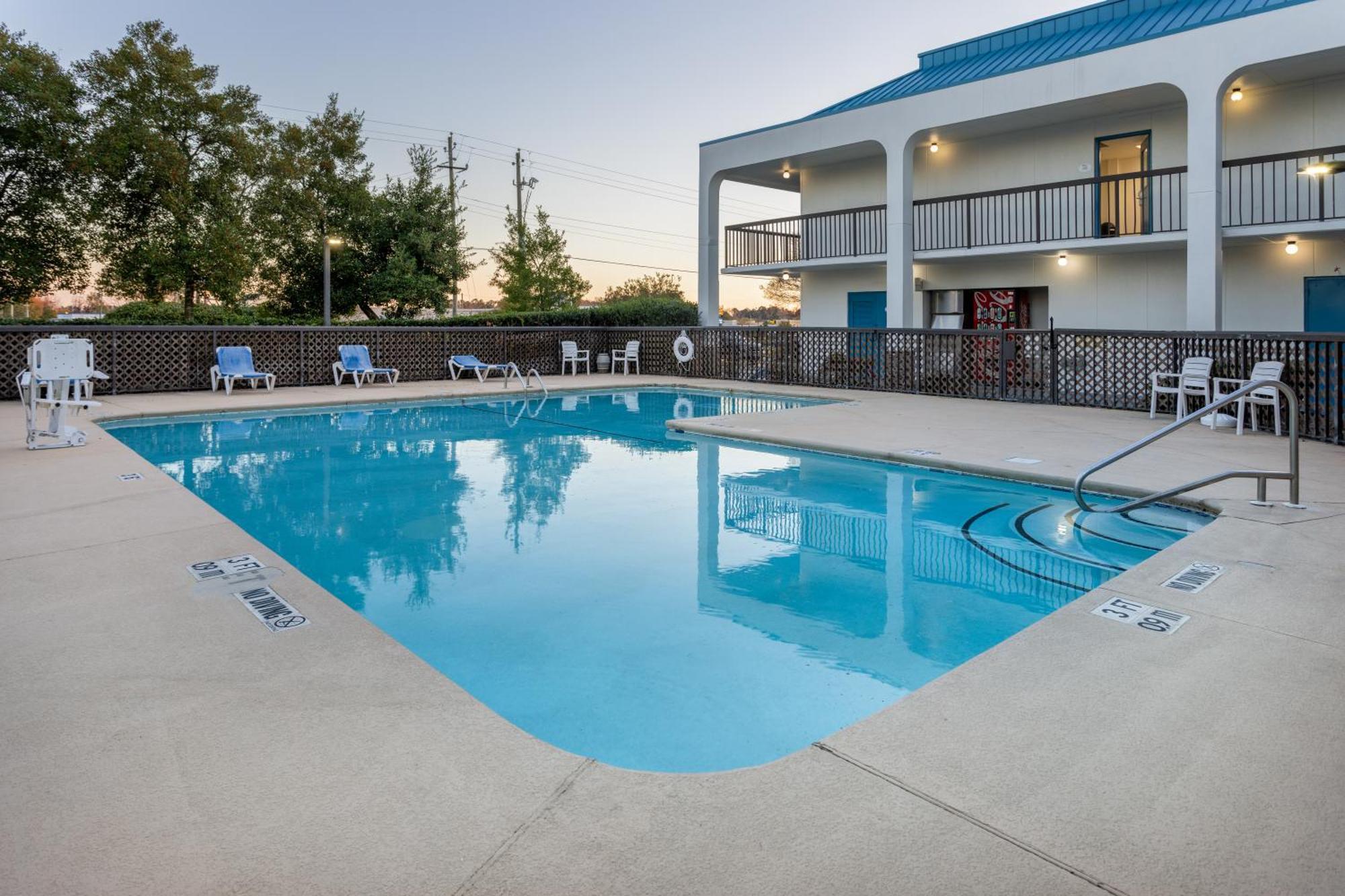 ג'קסונוויל Baymont By Wyndham Camp Lejeune מראה חיצוני תמונה